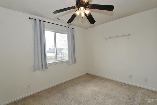 689 Triumph Dr, Middleton, ID 83644