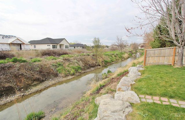 689 Triumph Dr, Middleton, ID 83644