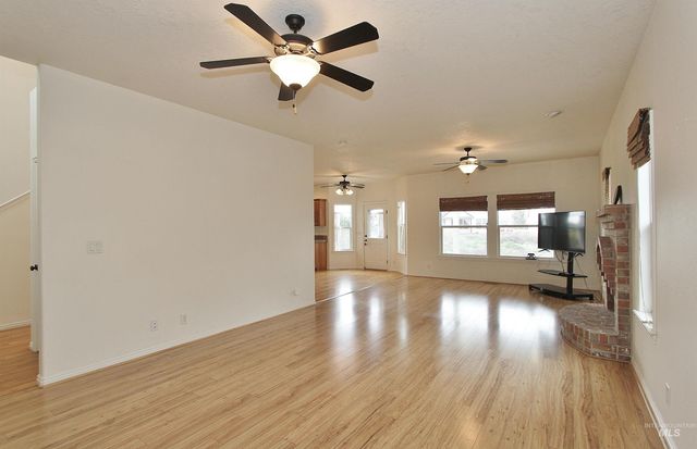 689 Triumph Dr, Middleton, ID 83644