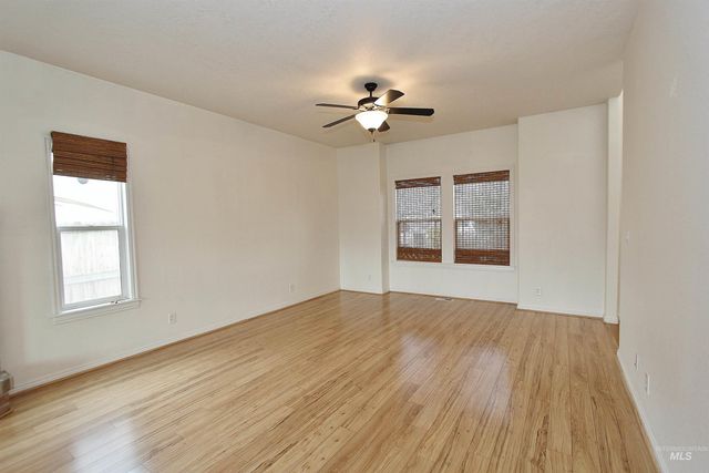 689 Triumph Dr, Middleton, ID 83644