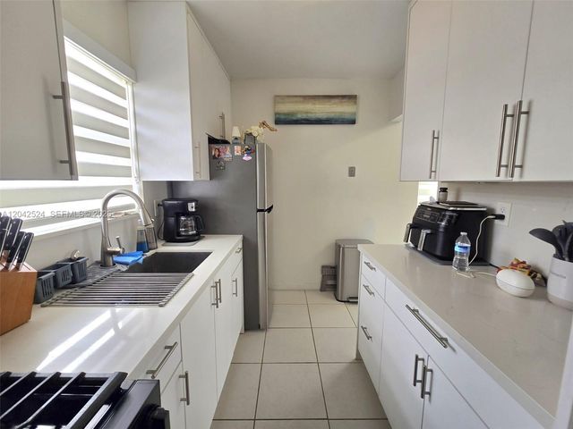 1265 W 24th Street 201, Hialeah, FL 33010