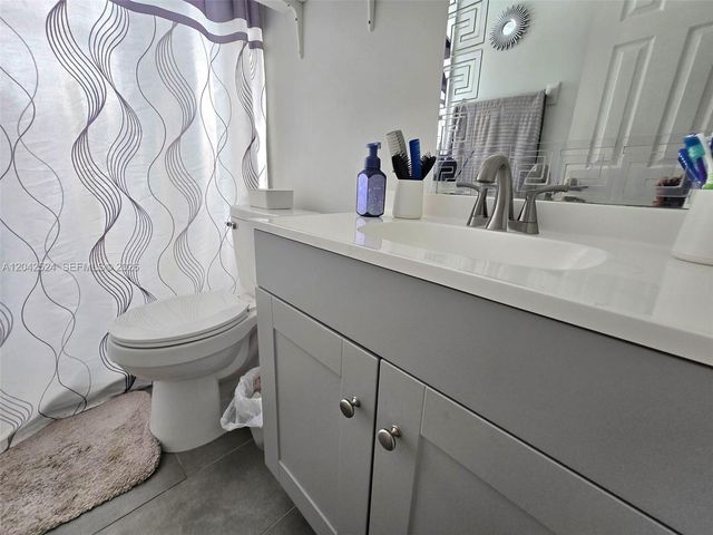 1265 W 24th Street 201, Hialeah, FL 33010