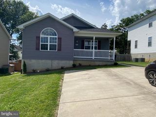 321 STICKLEY ST, Strasburg, VA 22657
