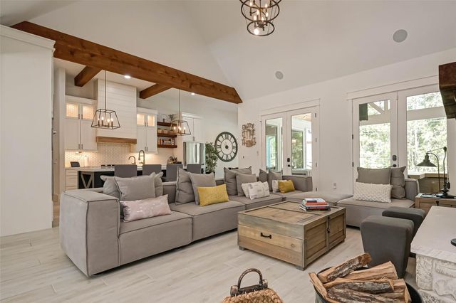 2407 Chantilly Lane, Conroe, TX 77384