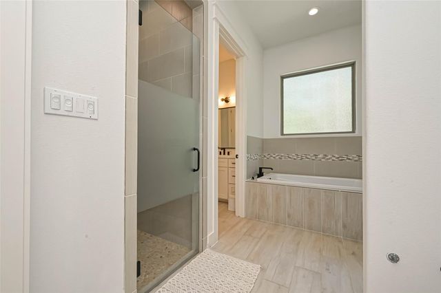 2407 Chantilly Lane, Conroe, TX 77384
