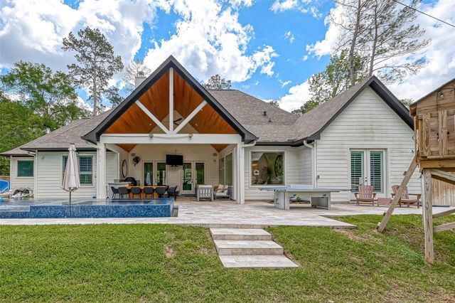 2407 Chantilly Lane, Conroe, TX 77384