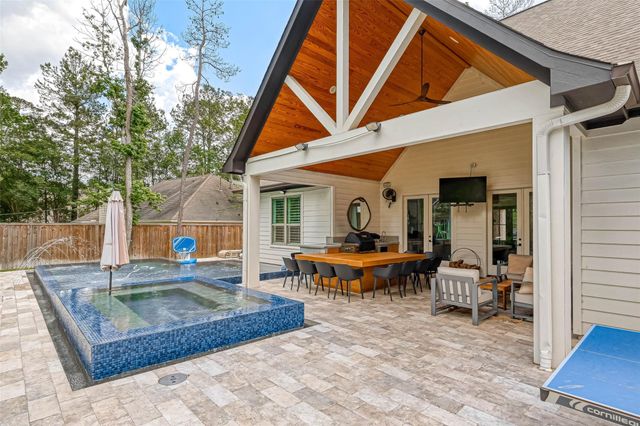 2407 Chantilly Lane, Conroe, TX 77384