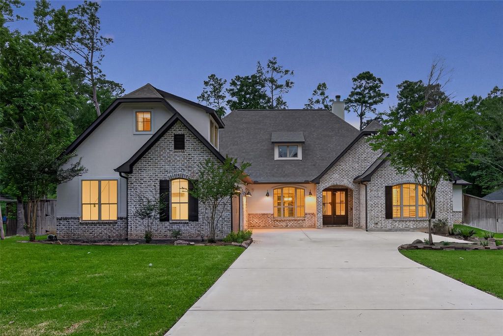 2407 Chantilly Lane, Conroe, TX 77384
