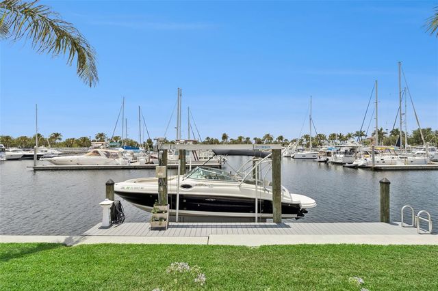 3028 CHRISTOPHERS WATCH LANE, Ruskin, FL 33570