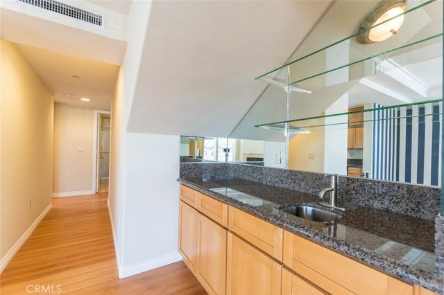 511 E Harvard Road 101, Burbank, CA 91501