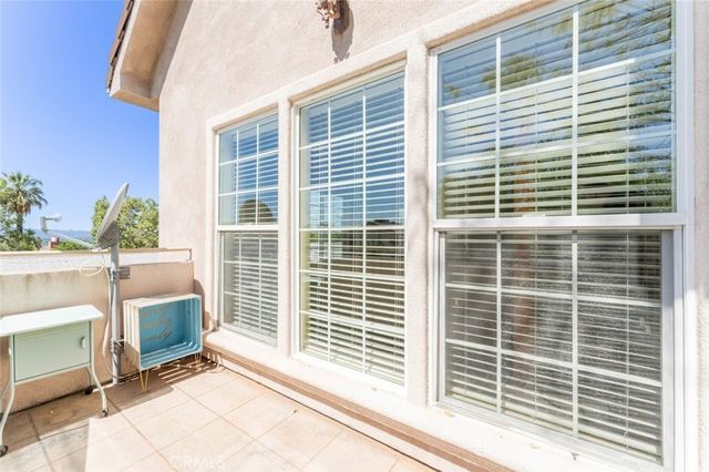 511 E Harvard Road 101, Burbank, CA 91501