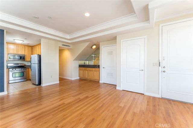511 E Harvard Road 101, Burbank, CA 91501