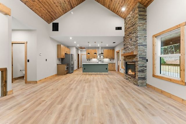 286 Frances Drive, Ellijay, GA 30536