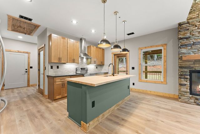 286 Frances Drive, Ellijay, GA 30536