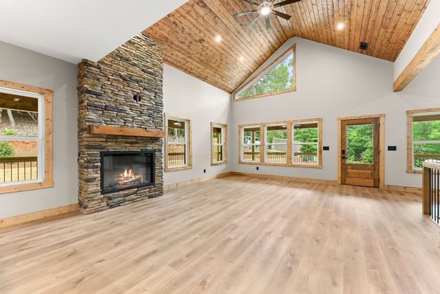 286 Frances Drive, Ellijay, GA 30536
