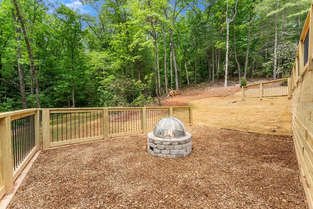286 Frances Drive, Ellijay, GA 30536