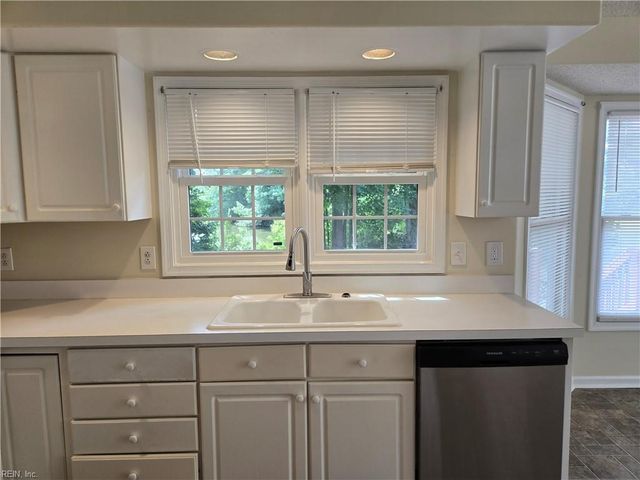 2613 Embers CT, Virginia Beach, VA 23456