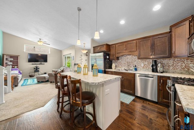 601 W Highpointe St, Tea, SD 57064