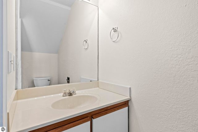 3777 Vale Drive, Traverse City, MI 49686