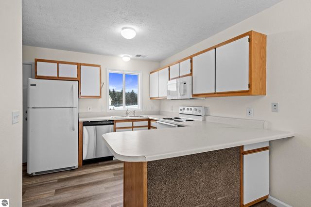 3777 Vale Drive, Traverse City, MI 49686