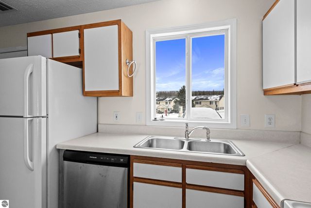 3777 Vale Drive, Traverse City, MI 49686