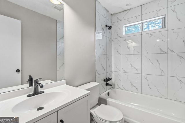 220 Gemstone Place, Atlanta, GA 30349