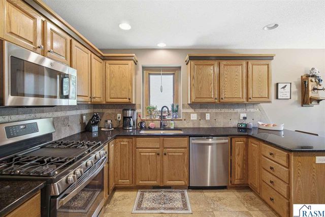 1576 LaMar Drive, North Mankato, MN 56003