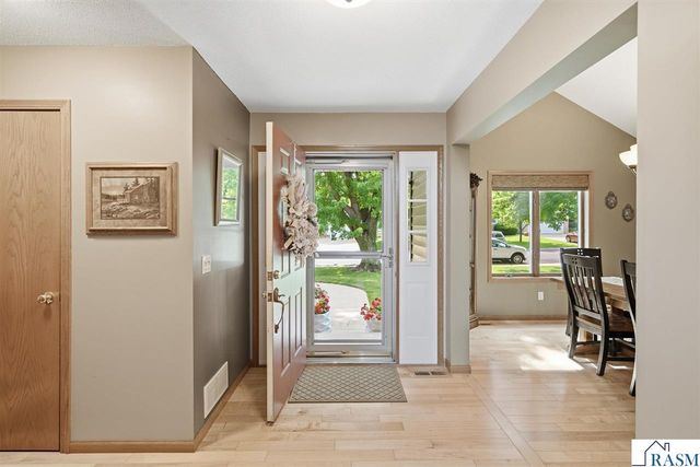 1576 LaMar Drive, North Mankato, MN 56003