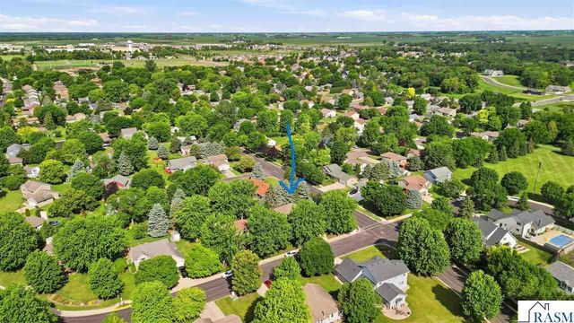1576 LaMar Drive, North Mankato, MN 56003