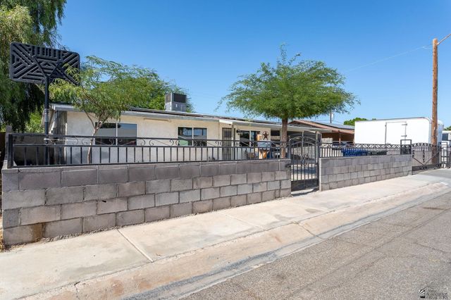 1318 E Morrison St, Yuma, AZ 85365
