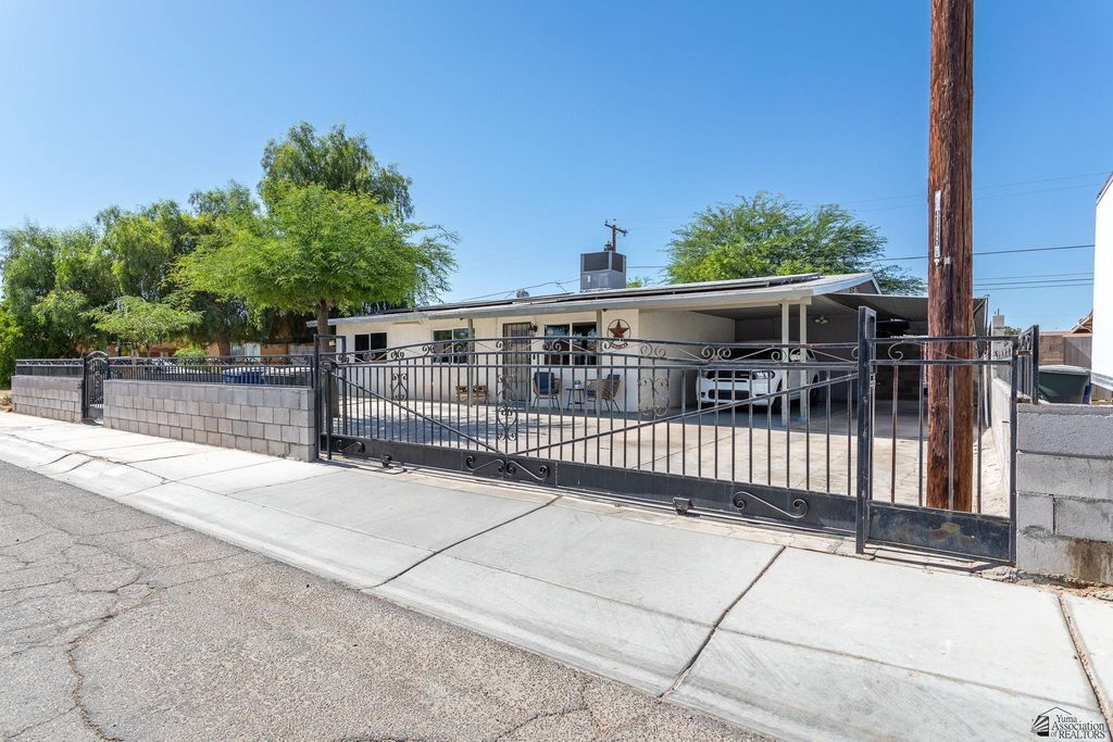 1318 E Morrison St, Yuma, AZ 85365