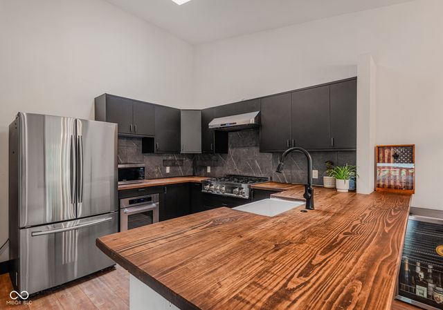 4061 Shields Drive, Columbus, IN 47201