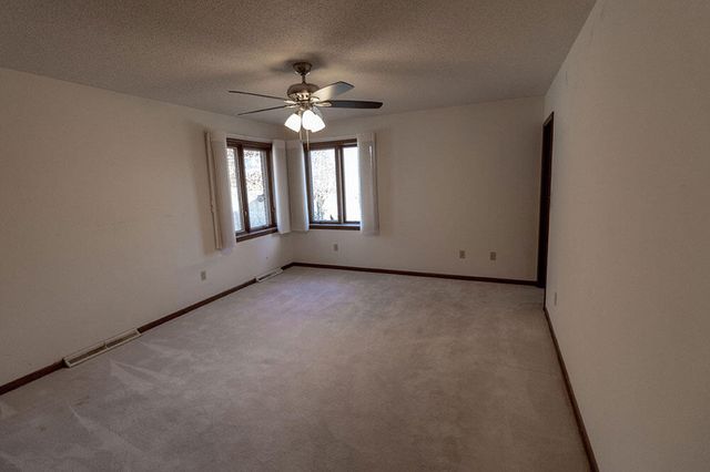 401 CEDAR LN, Columbia, MO 65201