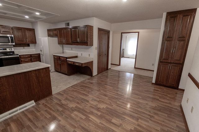 401 CEDAR LN, Columbia, MO 65201