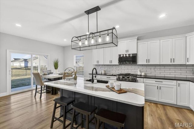 1361 DOVE HOLLOW Circle, O'fallon, IL 62269