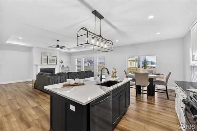 1361 DOVE HOLLOW Circle, O'fallon, IL 62269