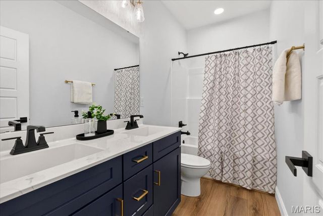 1361 DOVE HOLLOW Circle, O'fallon, IL 62269