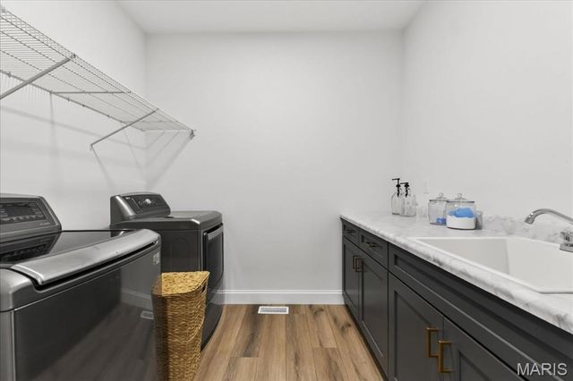 1361 DOVE HOLLOW Circle, O'fallon, IL 62269