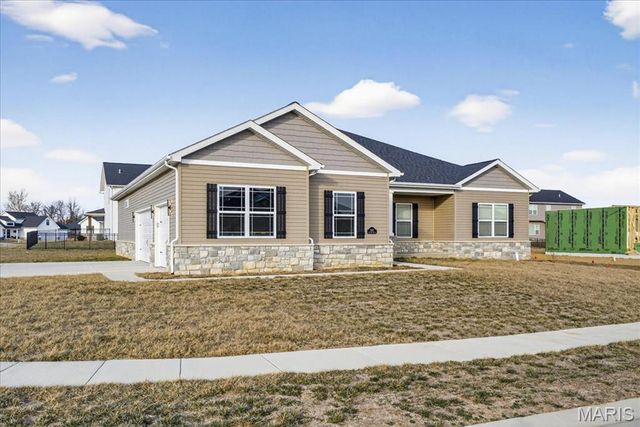 1361 DOVE HOLLOW Circle, O'fallon, IL 62269