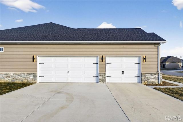 1361 DOVE HOLLOW Circle, O'fallon, IL 62269