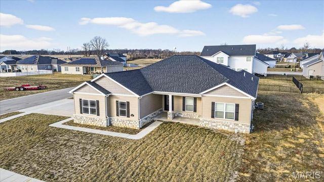 1361 DOVE HOLLOW Circle, O'fallon, IL 62269