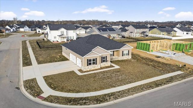 1361 DOVE HOLLOW Circle, O'fallon, IL 62269