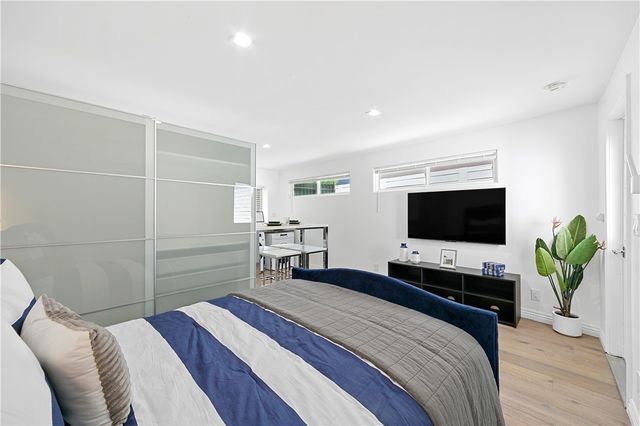 3763 LANKERSHIM Boulevard, Los Angeles, CA 90068