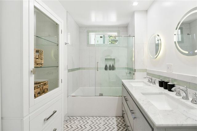 3763 LANKERSHIM Boulevard, Los Angeles, CA 90068