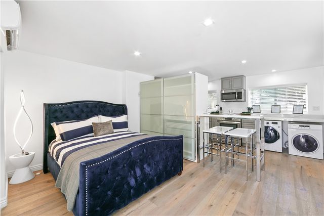 3763 LANKERSHIM Boulevard, Los Angeles, CA 90068