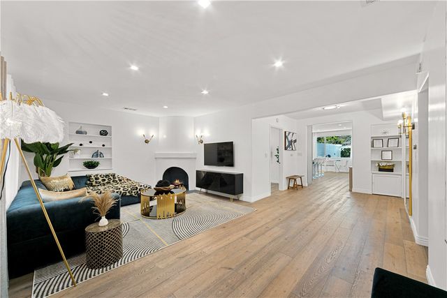 3763 LANKERSHIM Boulevard, Los Angeles, CA 90068