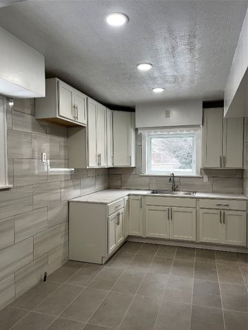 1208 W 11 Street, Erie, PA 16502