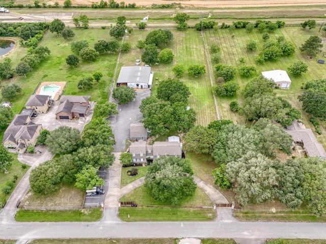 10419 W Hidden Lake Lane, Richmond, TX 77406