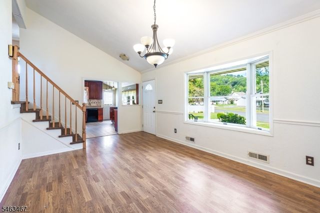 233 Henry Ct, North Plainfield Boro, NJ 07060