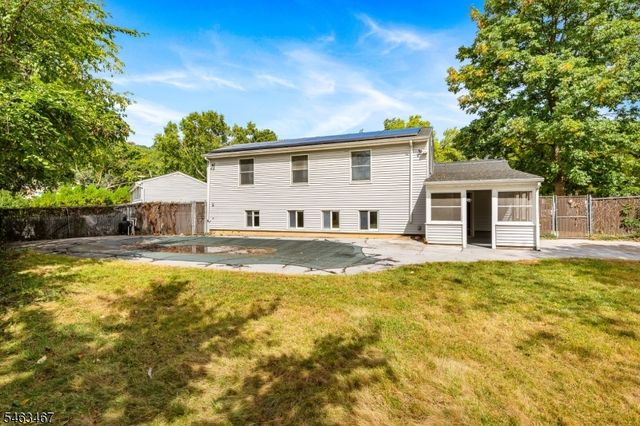 233 Henry Ct, North Plainfield Boro, NJ 07060